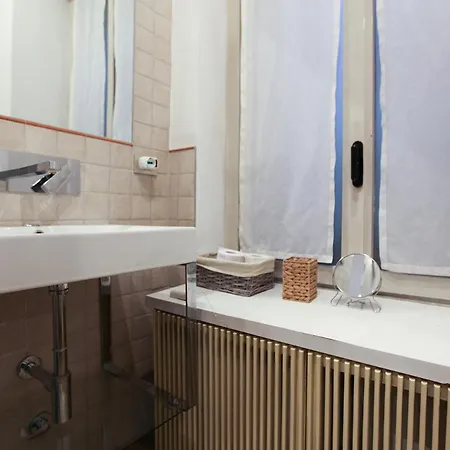 The Double Comfort - Quiet Flat, 2 Private Bathrooms In Centre アパート